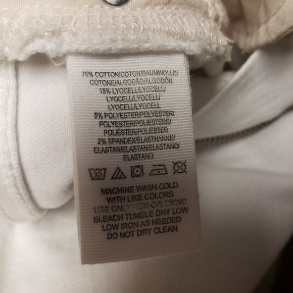 FREE PEOPLE WHITE BUSTED KNEE JEANS - Picture 5 of 5